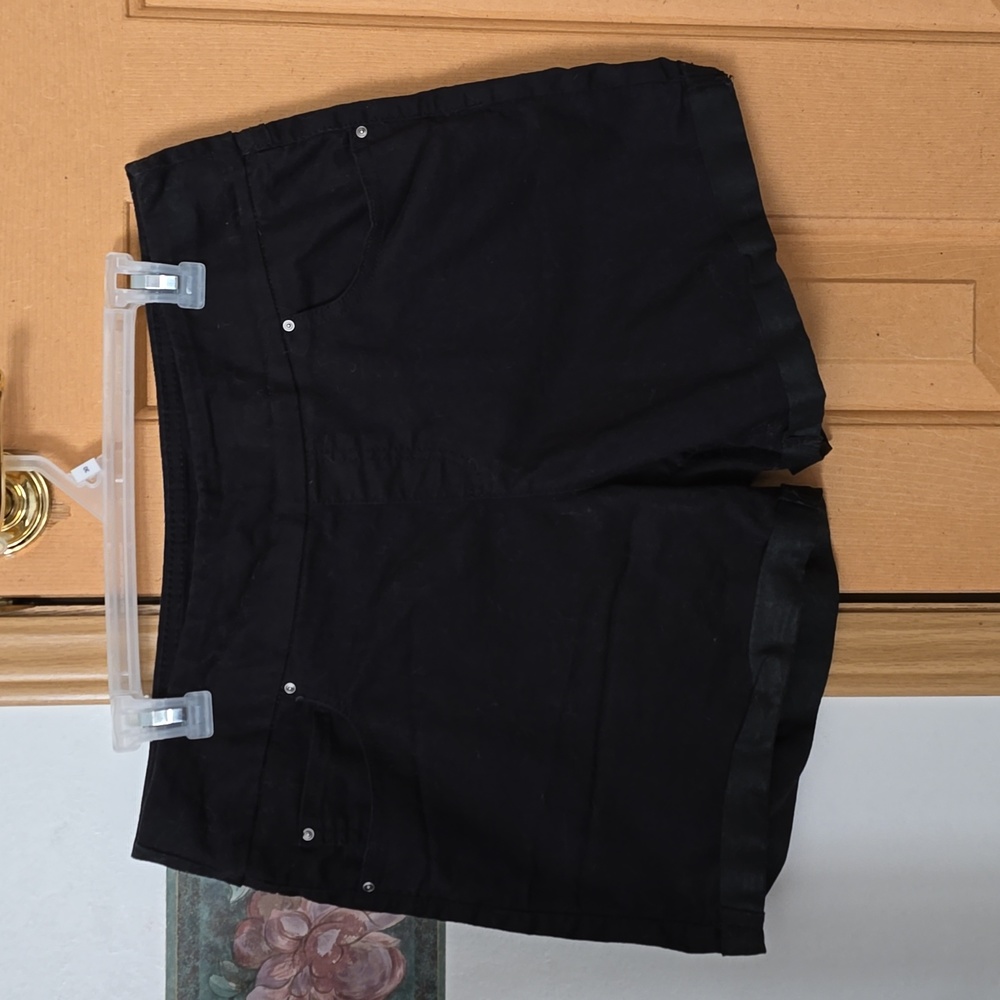 Women's Sag Harbour Cuffed, Comfortable Waist Shorts Size 12/14